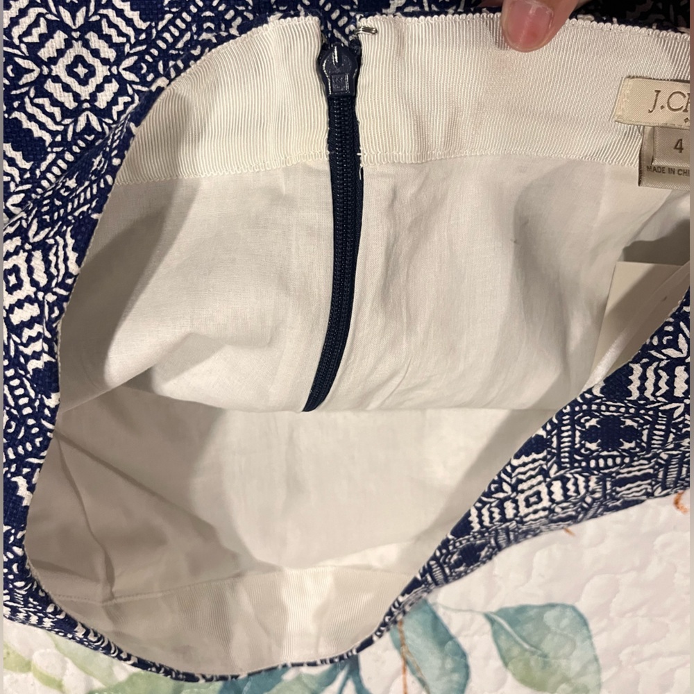 J. Crew Navy and White Geometric A-Line Skirt- Size 4 - Picture 5 of 5